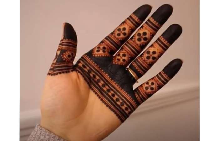 Stylish Mehndi design