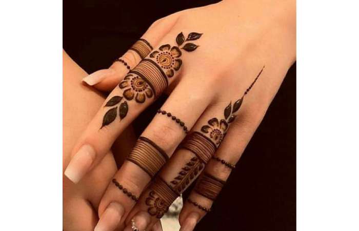 stylish mehndi design finger