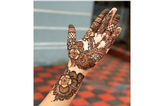 stylish mehndi design 