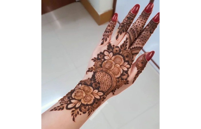 stylish mehndi design photo