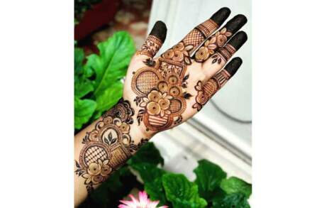 Stylish:hlyzaacraji= Mehndi